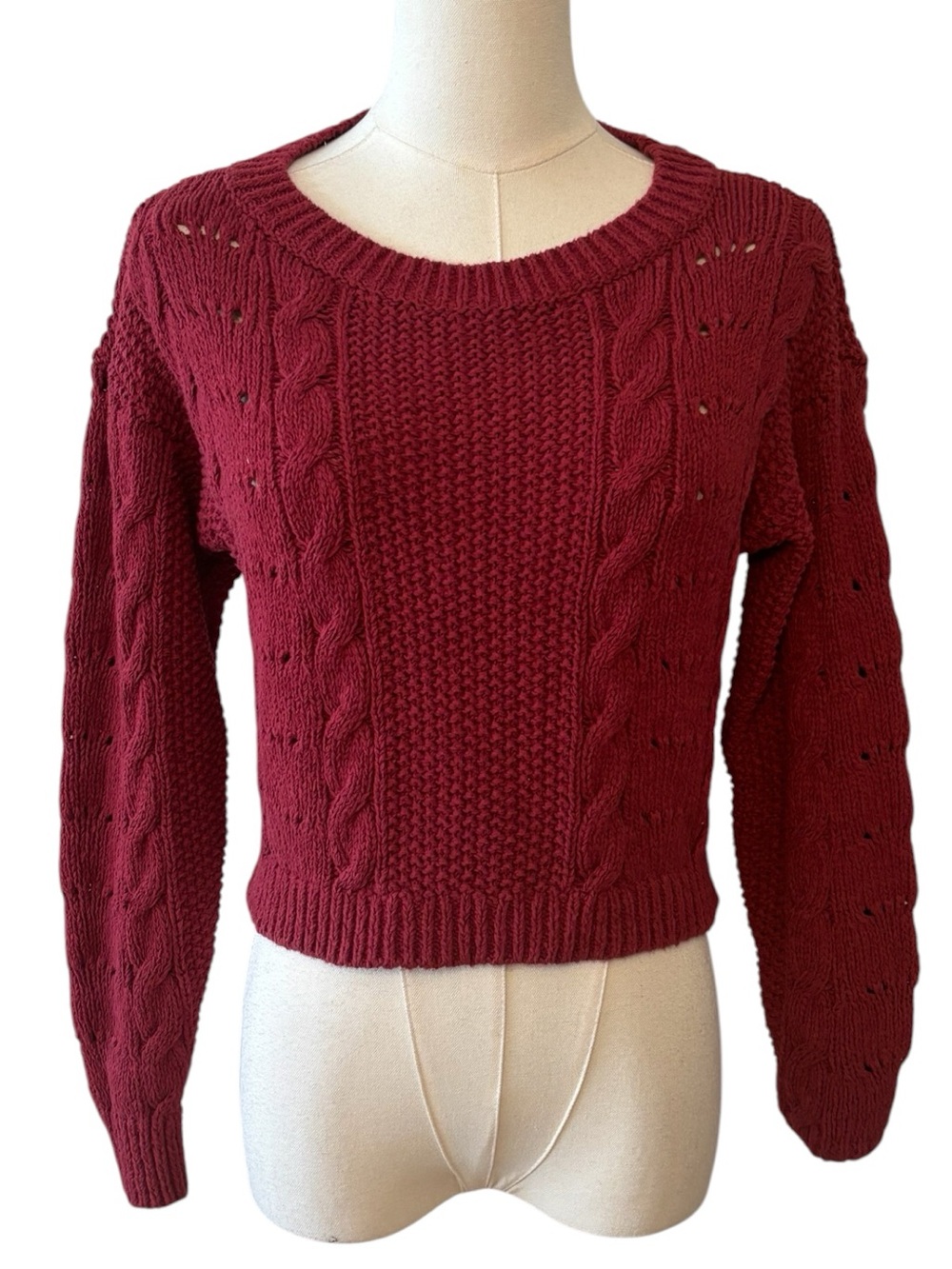 Abercrombie & Fitch Burgundy Cable Knit Cropped Sweater Size XS